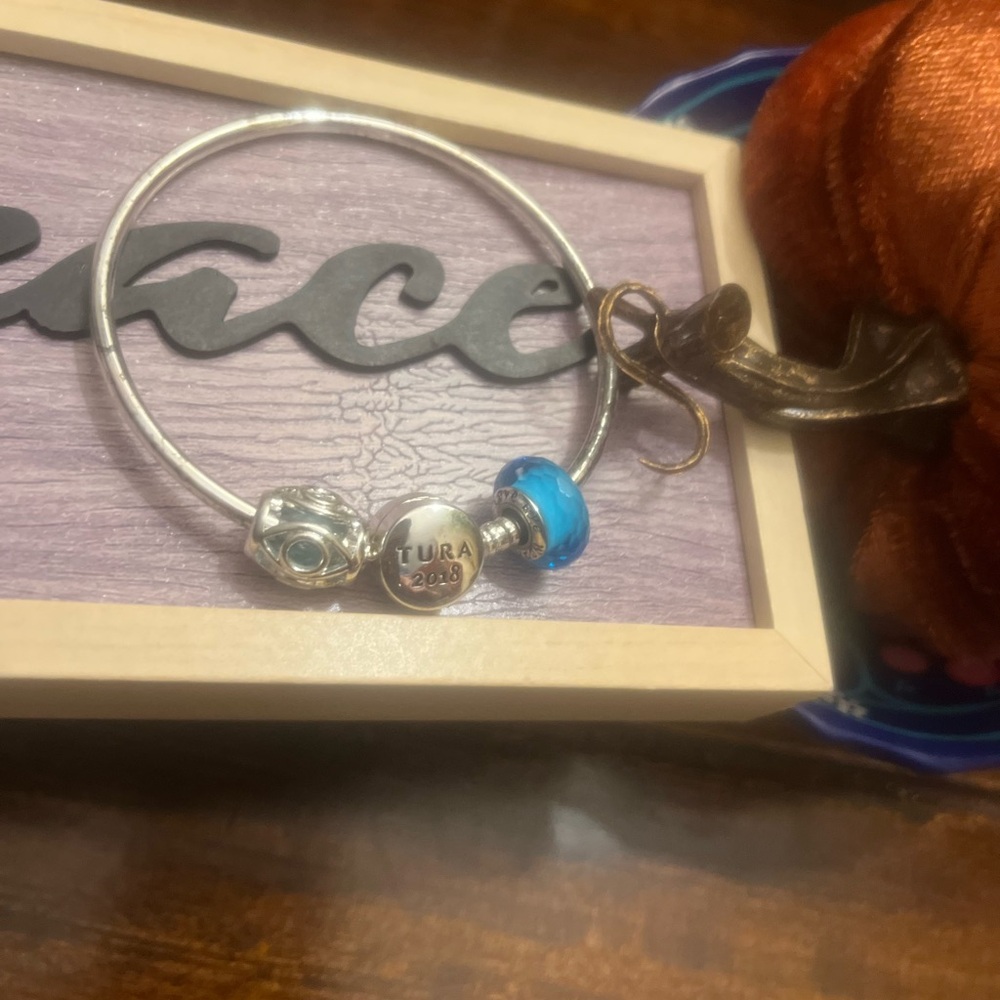 Tura 2018 Bangle